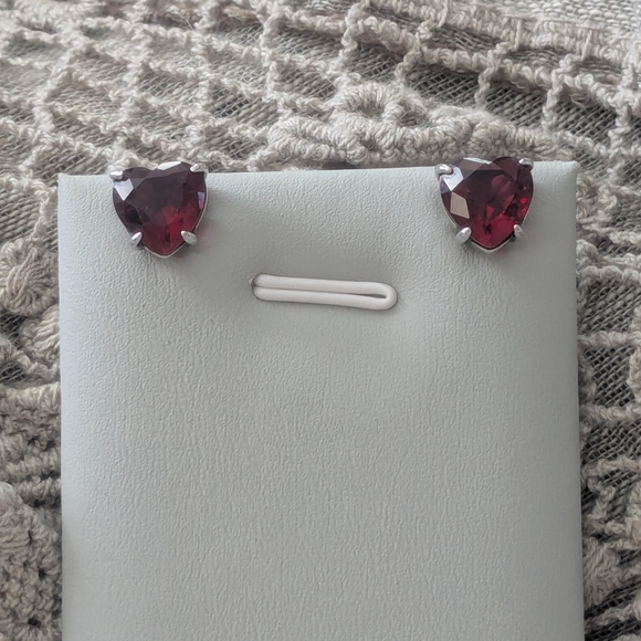 Heart-Shaped Stud Earrings - Picture 2 of 4